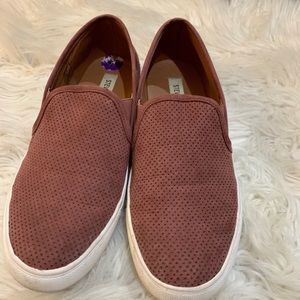 Steve Madden slip ons